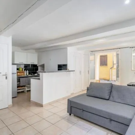 Studio 100m De La Mer Apartman