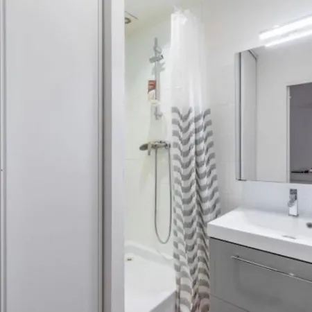 Apartment Studio 100m De La Mer *